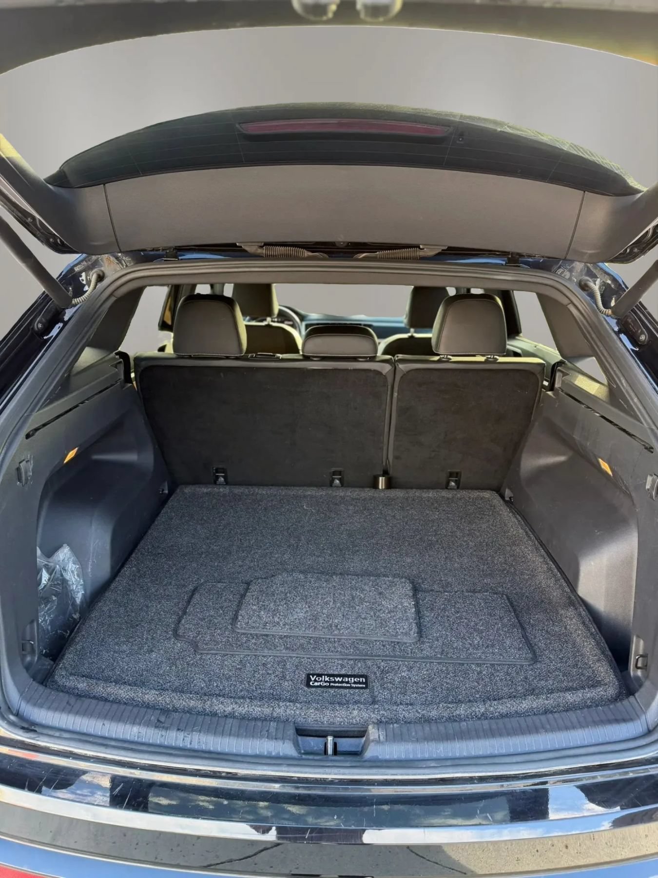 Used 2020 Volkswagen Atlas Cross Sport SEL Premium R-Line w/ Cross Sport MDO Package AWD/4WD image 8