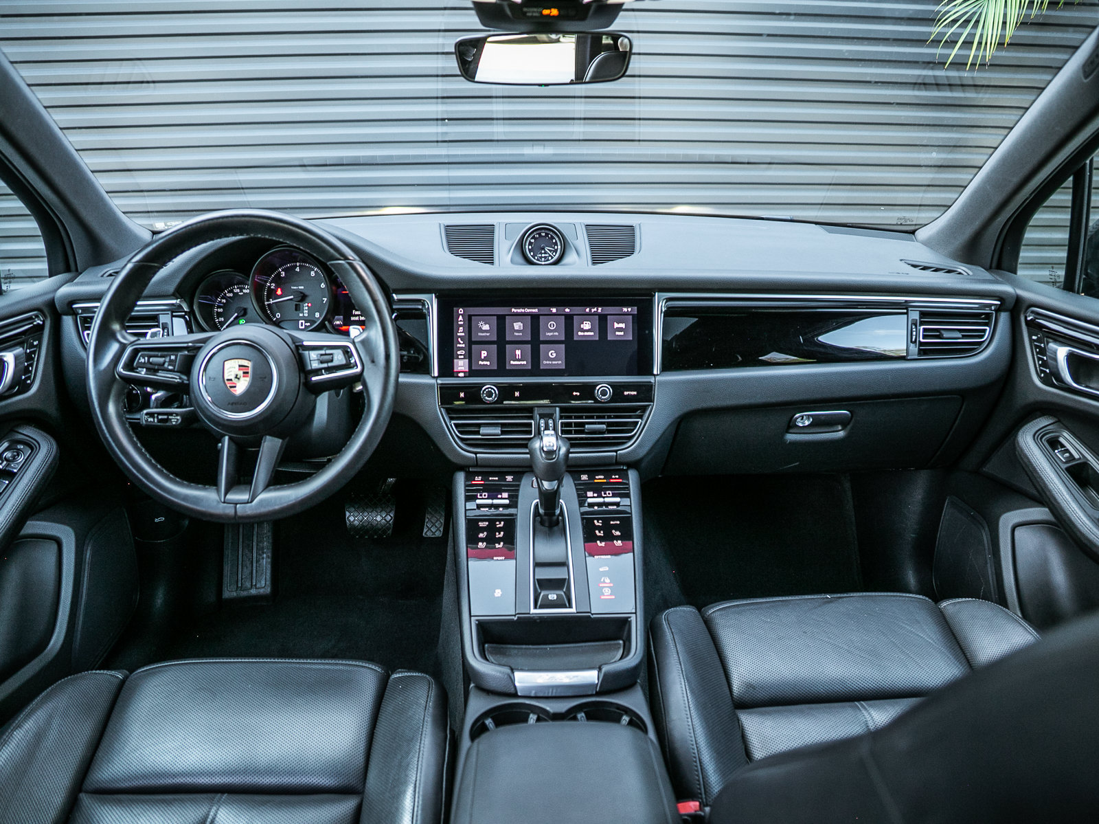 Certified 2023 Porsche Macan AWD/4WD image 12