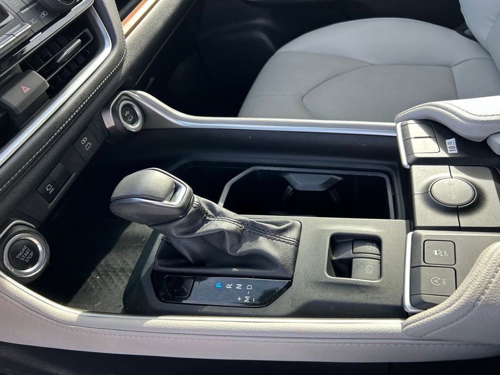 Used 2024 Toyota Grand Highlander Limited image 18