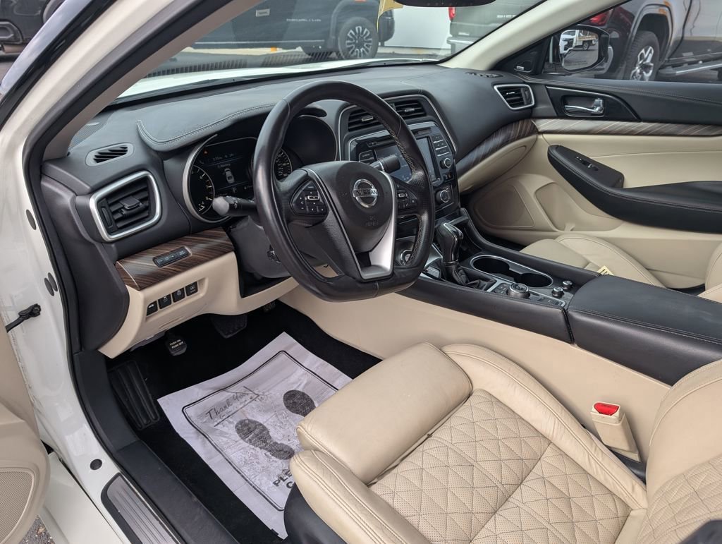 Used 2017 Nissan Maxima Platinum image 12