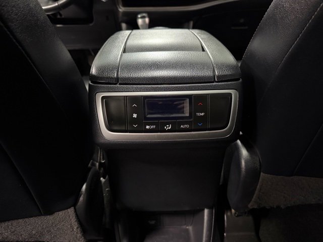 Used 2019 Toyota Highlander XLE image 15