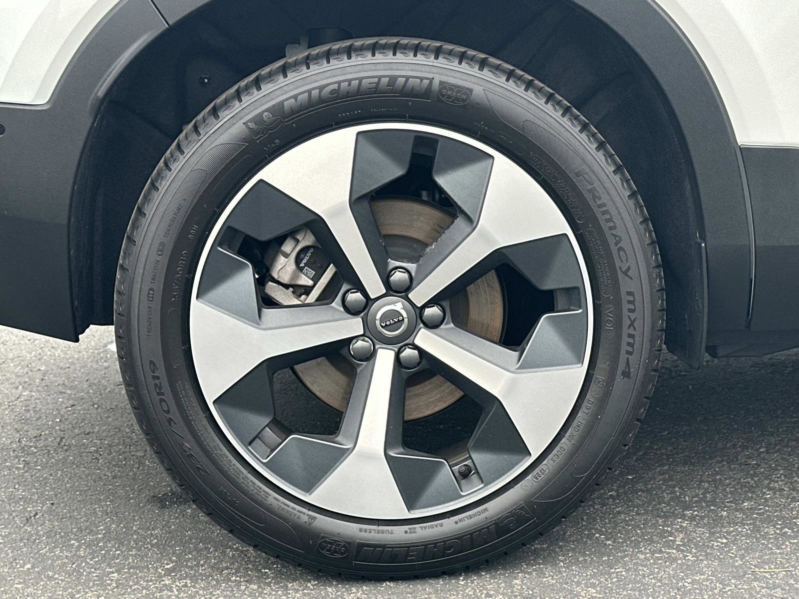 Certified 2026 Volvo XC40 B5 Plus w/ Protection Package Premier image 28