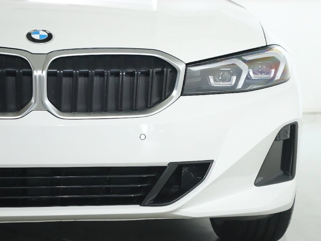 Used 2023 BMW 330i xDrive Sedan w/ Premium Package AWD/4WD image 8
