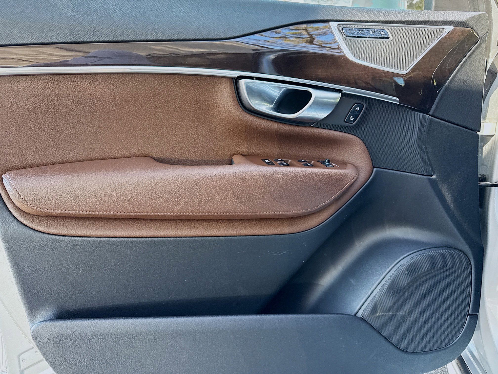 Used 2019 Volvo XC90 T6 Momentum w/ Protection Package Premier image 22