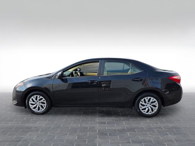 Used 2017 Toyota Corolla LE w/ Carpet Mat Package (TMS) FWD image 4
