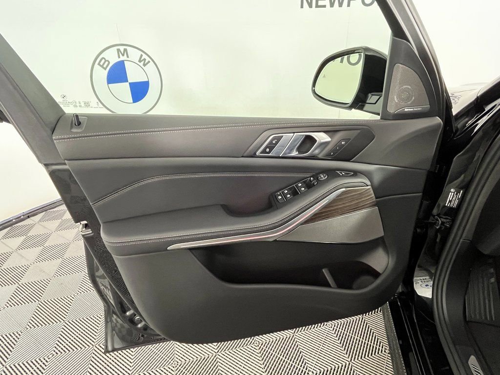 Certified 2026 BMW X5 xDrive40i w/ M Sport Package image 28