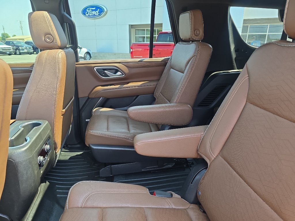 Used 2023 Chevrolet Tahoe High Country w/ Premium Package AWD/4WD image 20