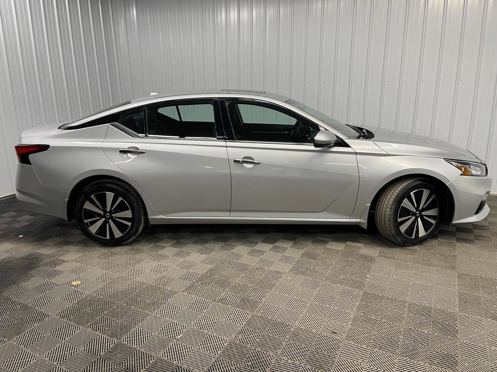 Used 2019 Nissan Altima 2.5 SV image 2
