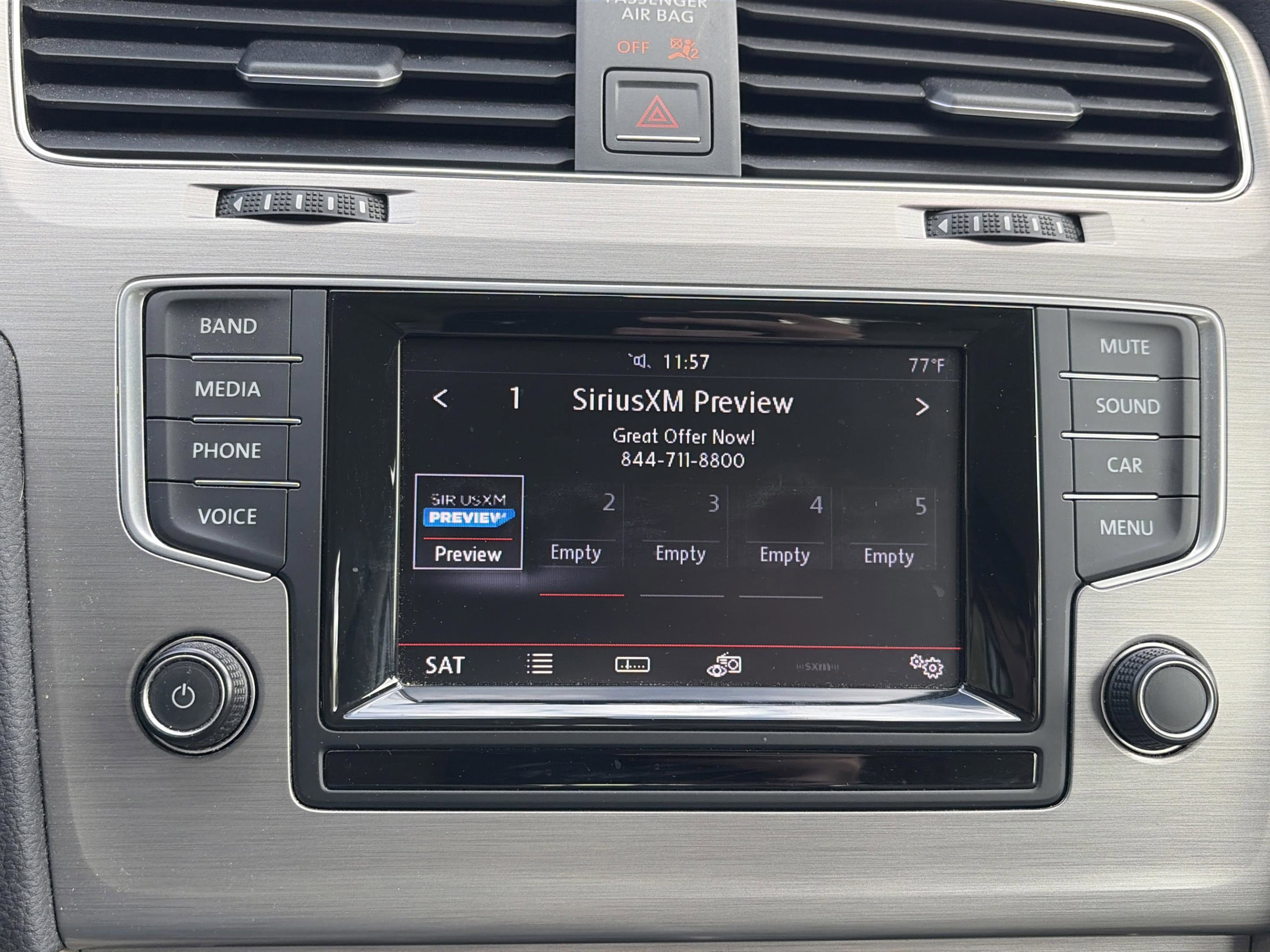 Used 2015 Volkswagen Golf TDI S image 11