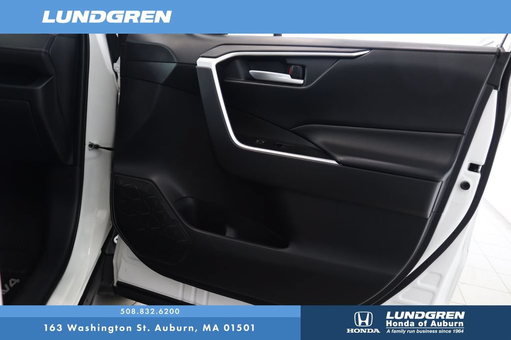 Used 2019 Toyota RAV4 XLE w/ Convenience Package AWD/4WD image 15