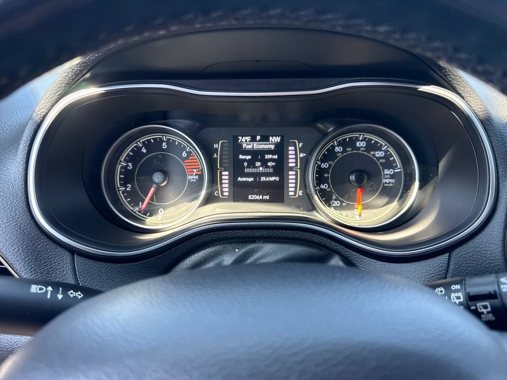 Used 2020 Jeep Cherokee Latitude Plus AWD/4WD image 41