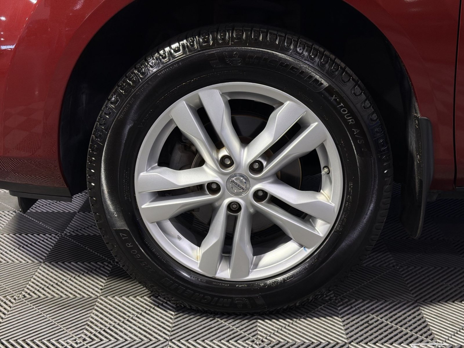 Used 2013 Nissan Rogue SV AWD/4WD image 16