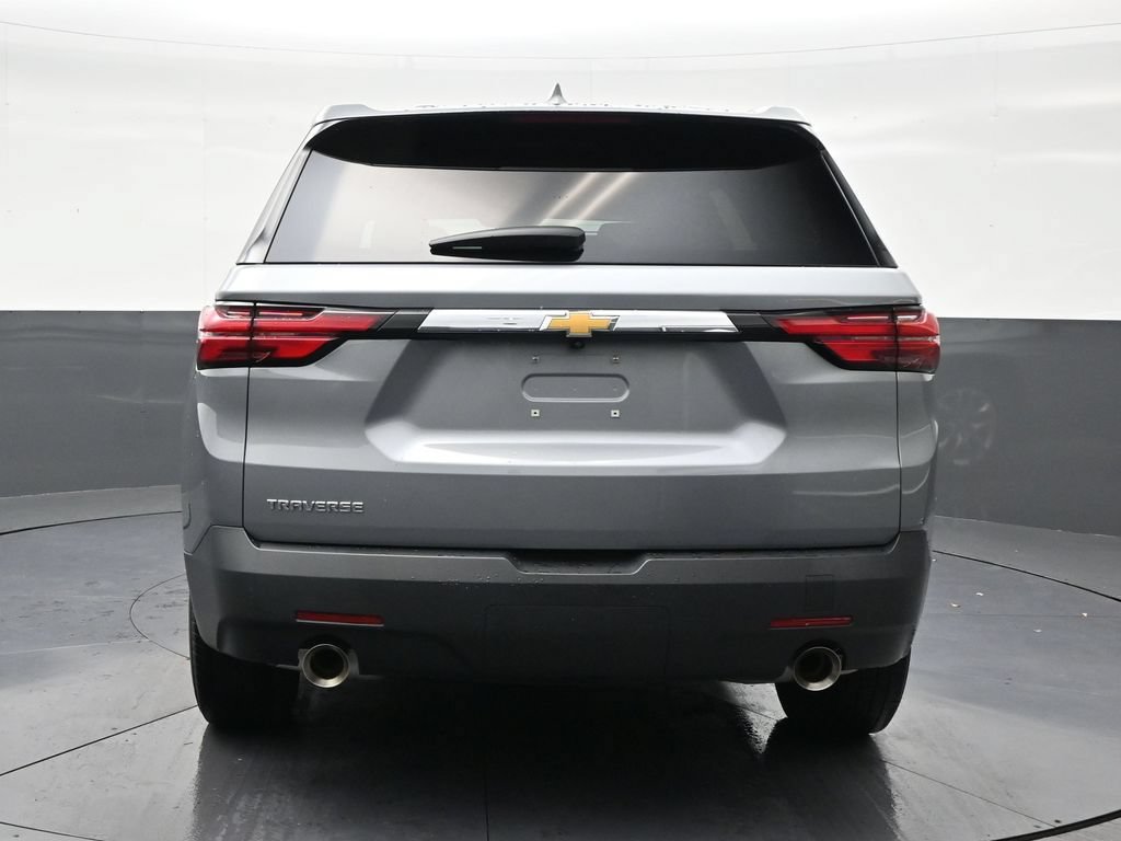 Used 2023 Chevrolet Traverse LS FWD image 4