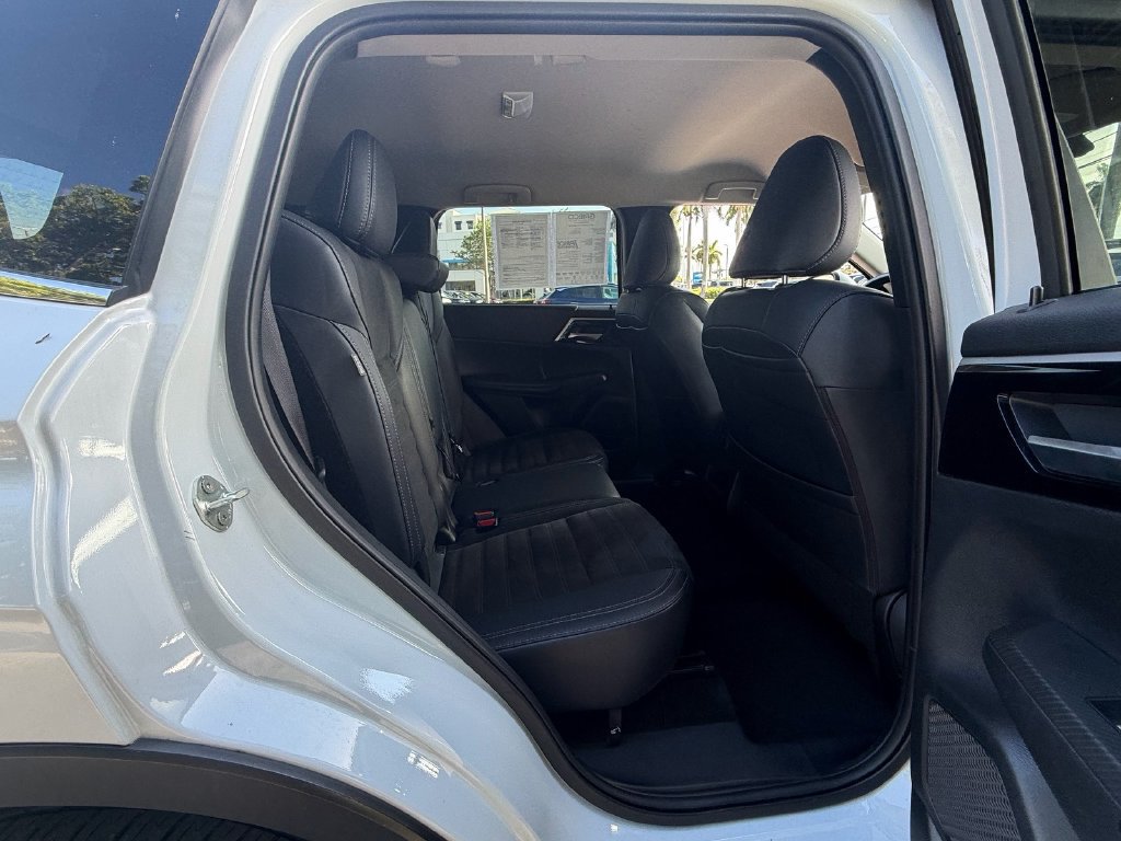 Used 2024 Mitsubishi Outlander SE AWD/4WD image 14