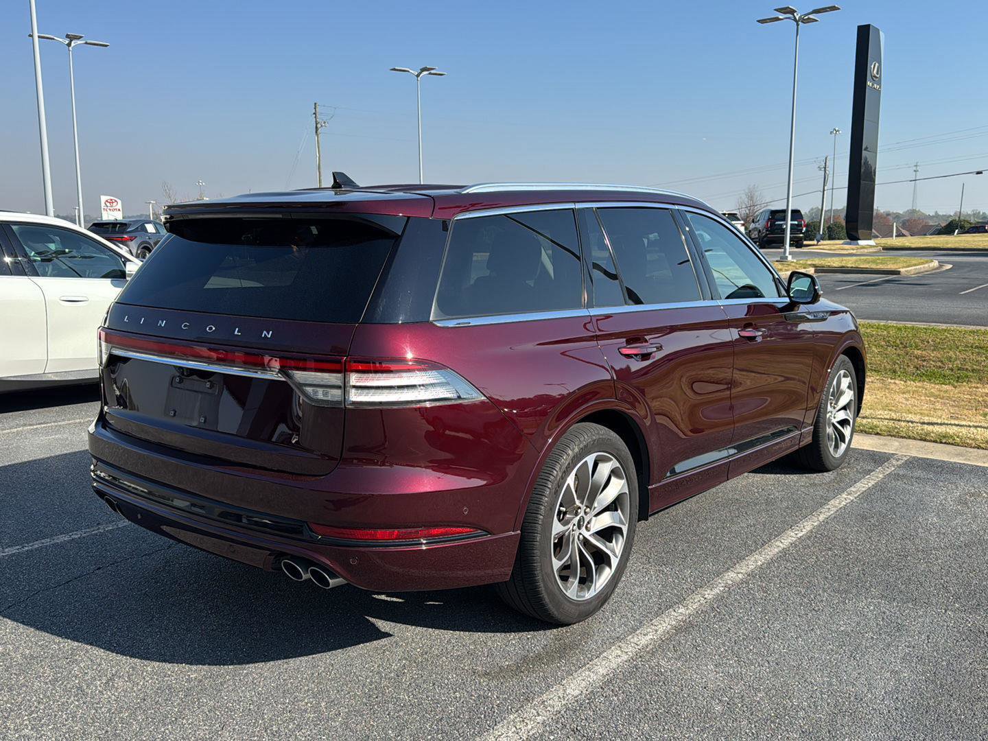 Used 2022 Lincoln Aviator Grand Touring w/ Equipment Group 301A image 6