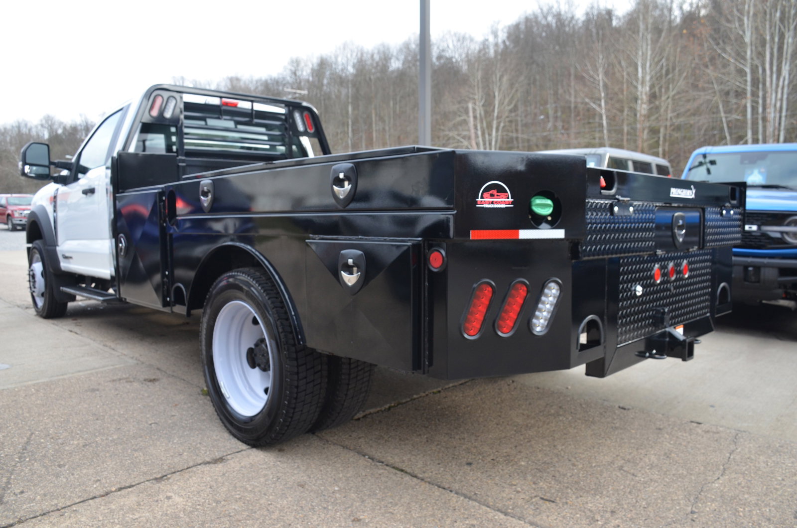 New 2023 Ford F550 4x4 Regular Cab Super Duty image 4