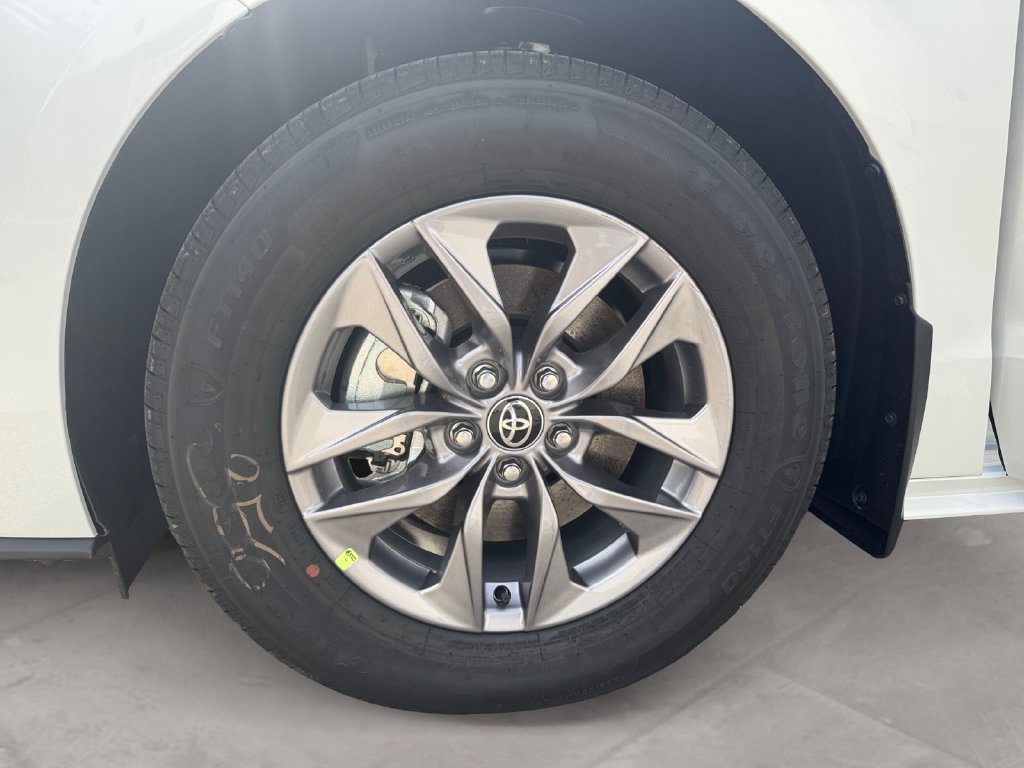 New 2026 Toyota Sienna XLE FWD image 14