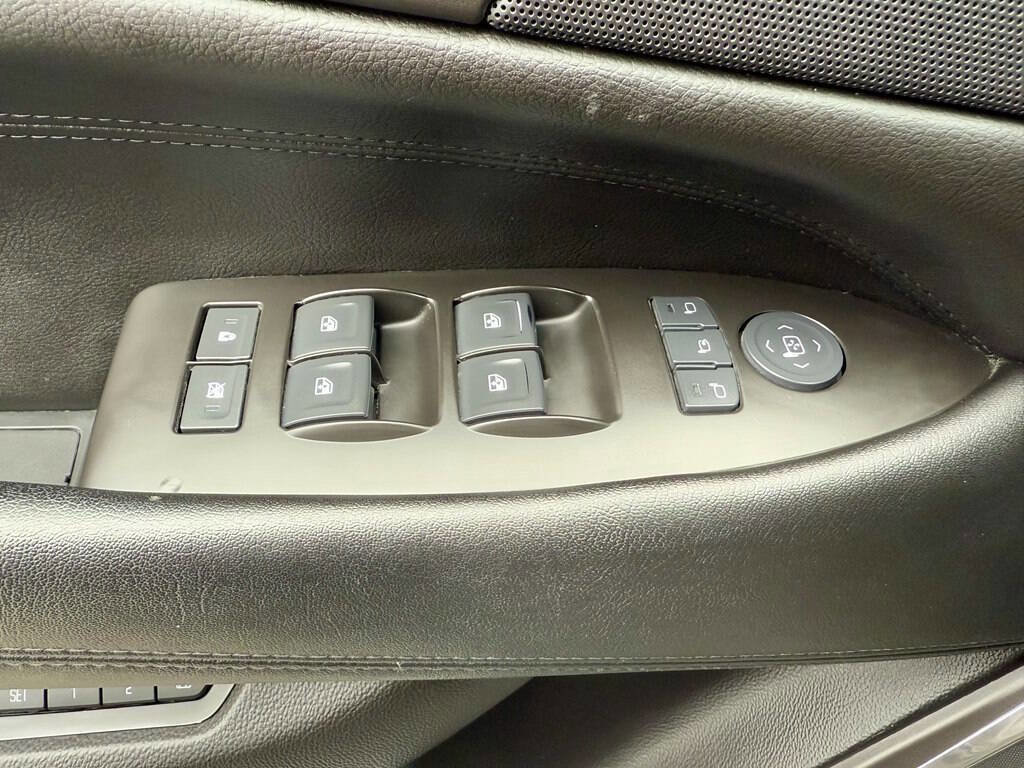 Used 2016 Cadillac Escalade Luxury image 23