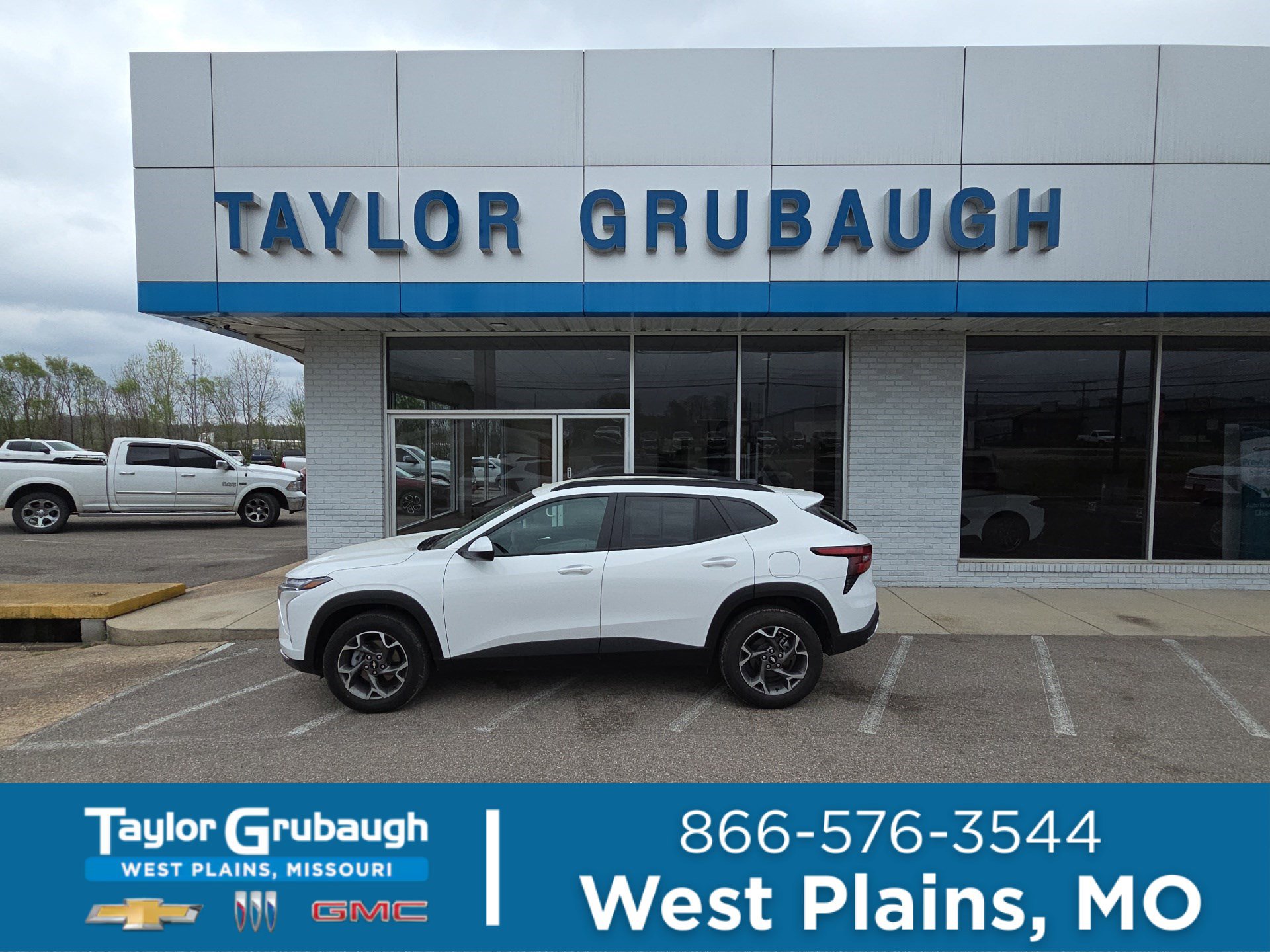 Certified 2025 Chevrolet Trax LT w/ Driver Confidence Package