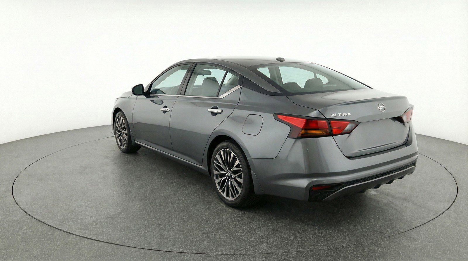 Used 2025 Nissan Altima 2.5 SV FWD image 6