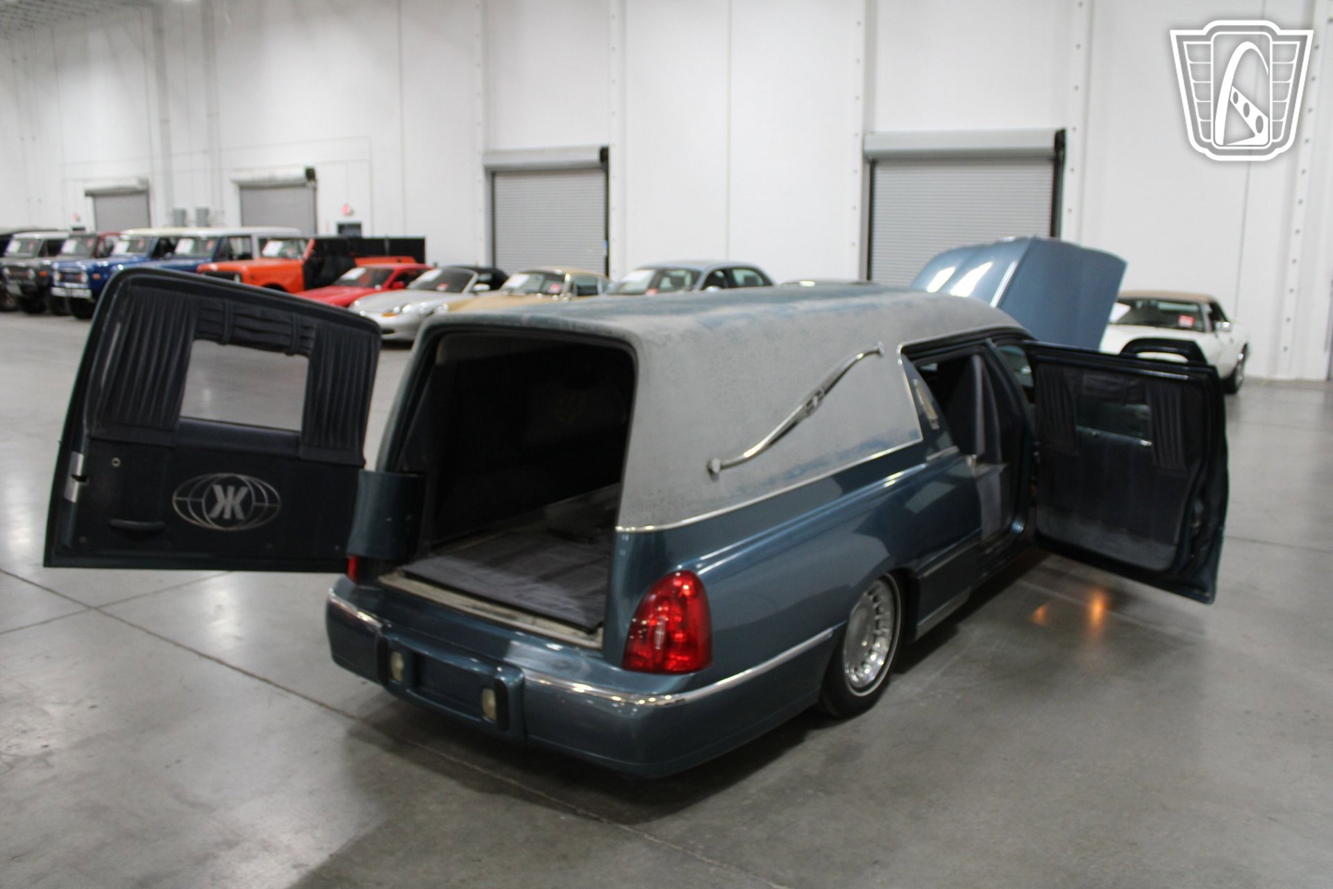 Used 2001 Lincoln Town Car Executive RWD image 34