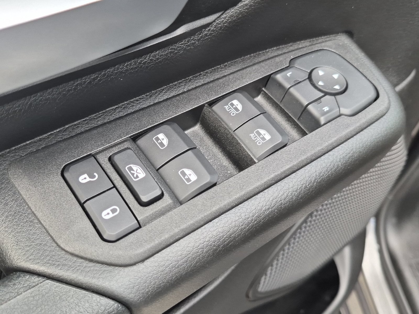 Used 2025 RAM 1500 Warlock AWD/4WD image 10