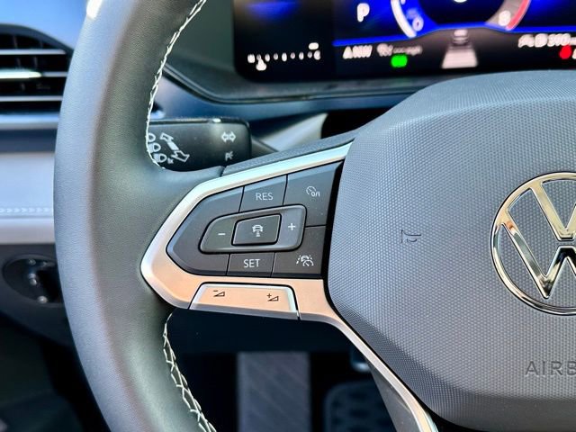 New 2024 Volkswagen Taos SE image 29