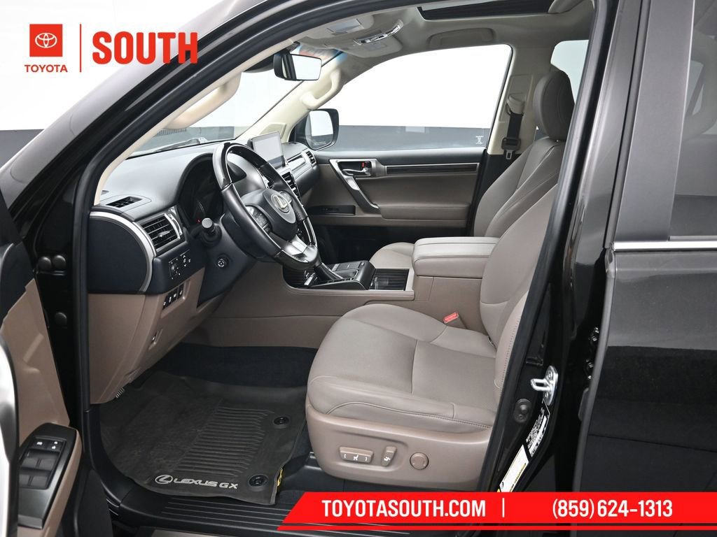 Used 2023 Lexus GX 460 Premium w/ Premium Package image 9