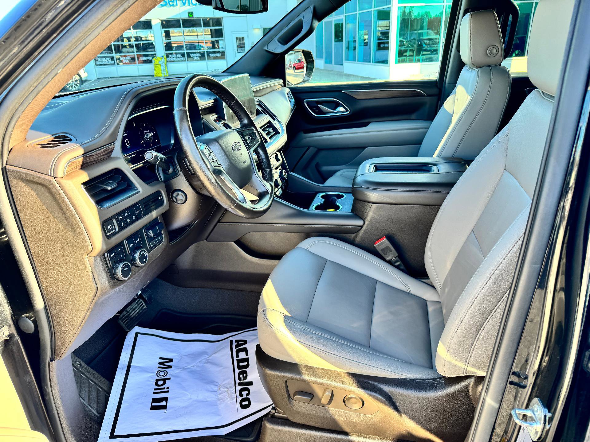 Used 2022 Chevrolet Tahoe Z71 w/ Luxury Package image 10