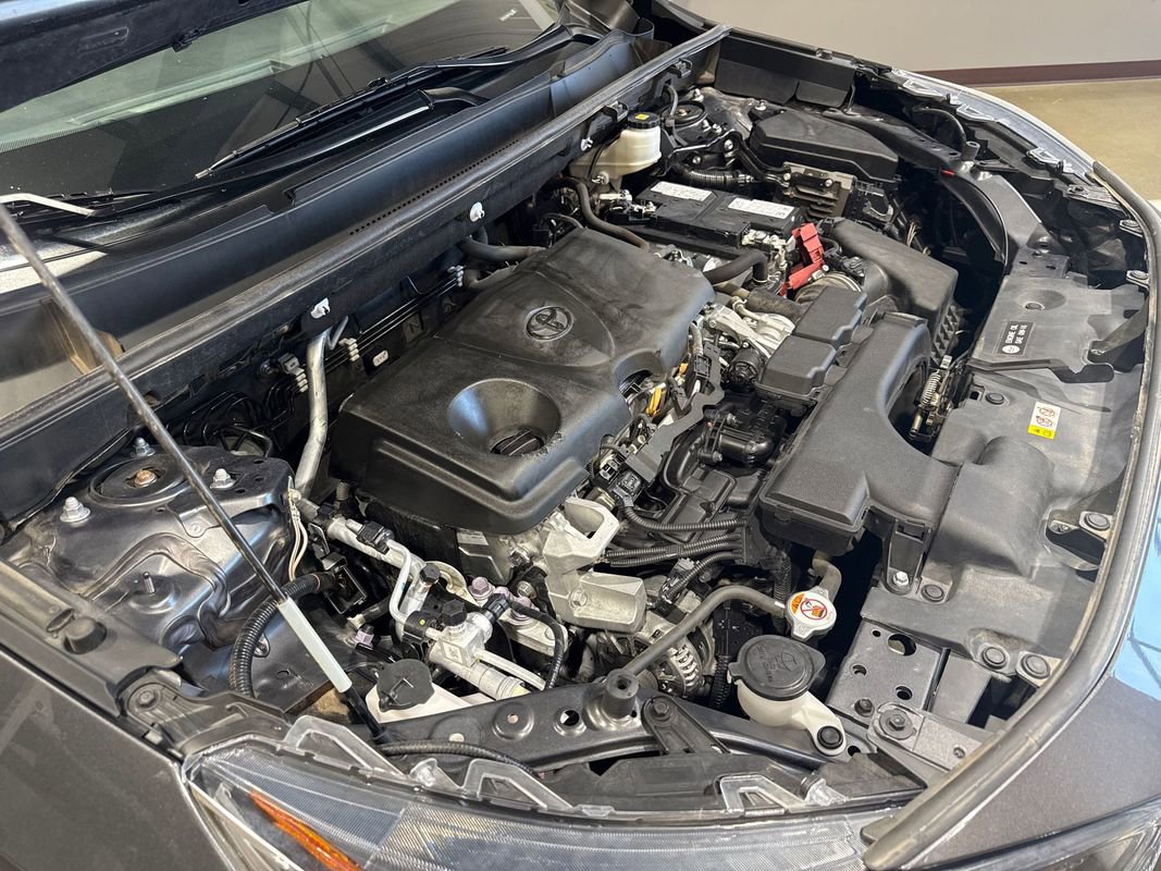 Used 2021 Toyota RAV4 LE AWD/4WD image 81