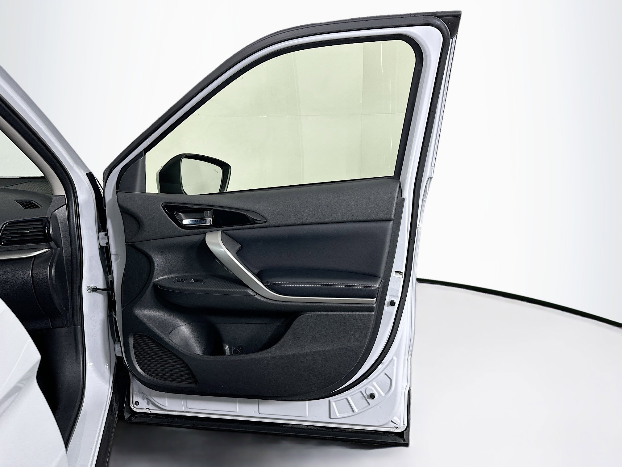 Used 2024 Mitsubishi Eclipse Cross SE image 31