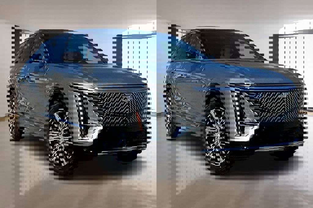 New 2026 Cadillac Lyriq Premium Luxury image 2