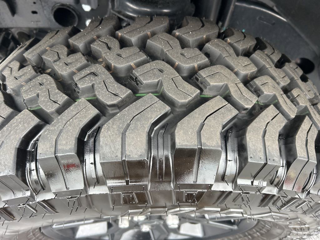 Used 2025 Jeep Wrangler Sport image 25