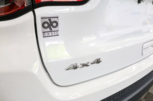 Used 2024 Jeep Compass Latitude AWD/4WD image 9
