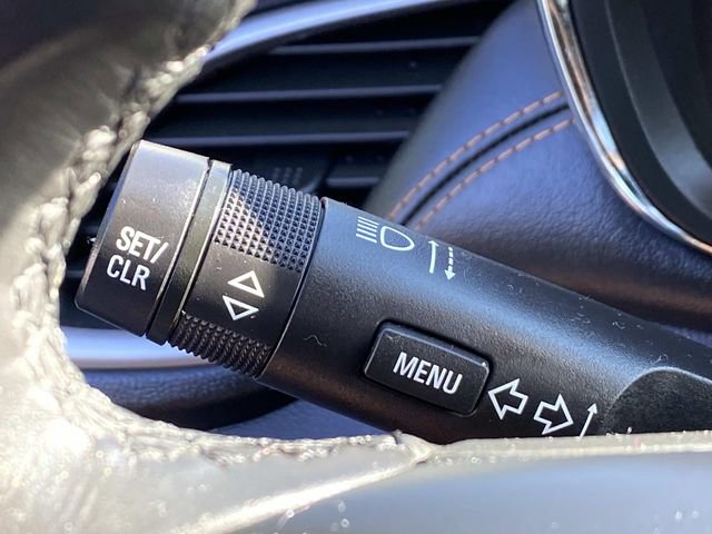 Used 2022 Chevrolet Trax LT w/ LT Convenience Package image 12