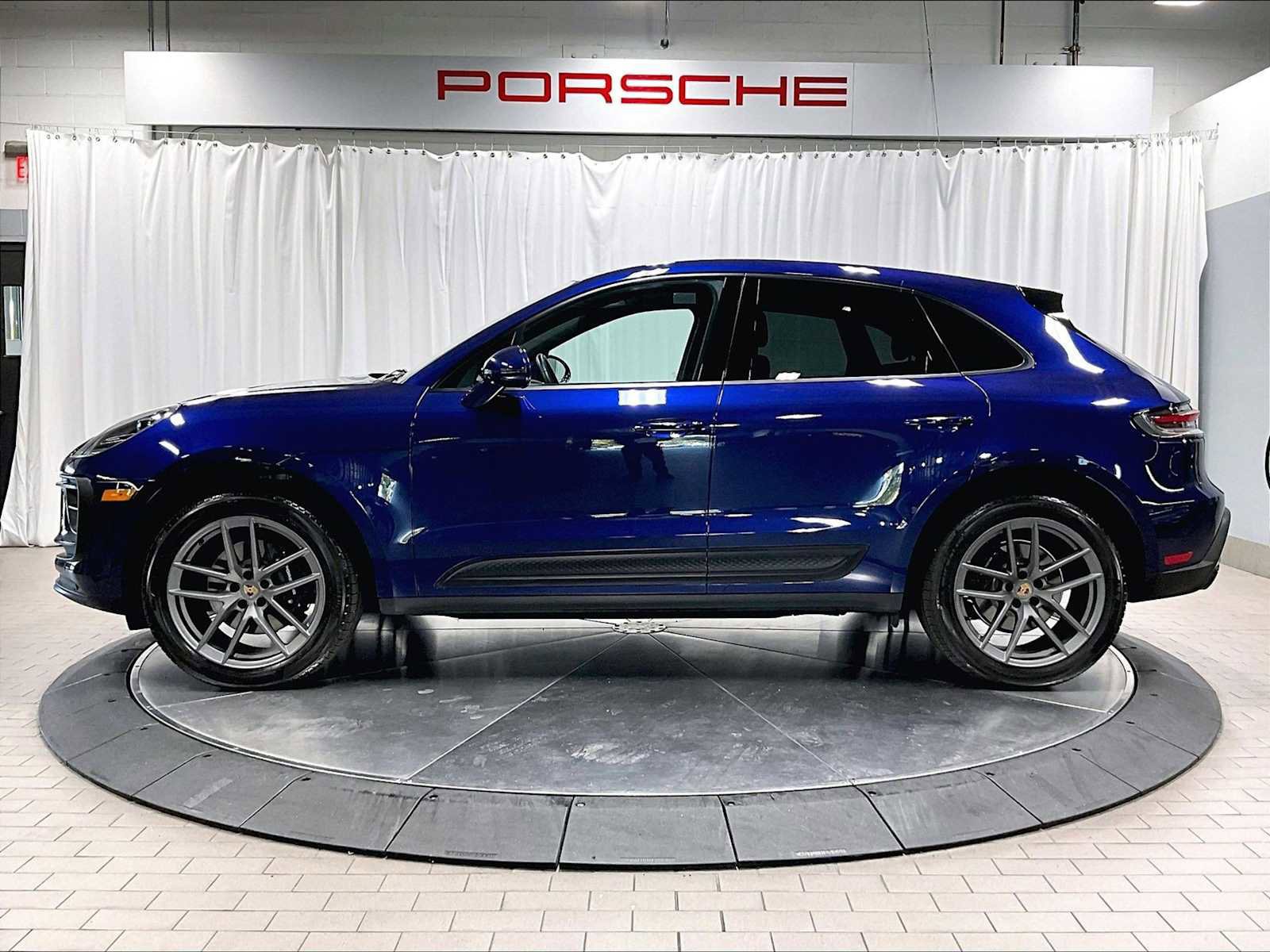 Used 2025 Porsche Macan image 2