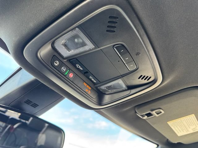 Used 2023 Chevrolet Traverse LT FWD image 54