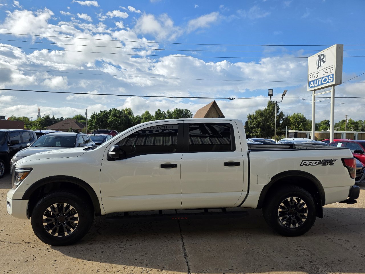Used 2024 Nissan Titan PRO-4X w/ Pro-4x Convenience Package image 4