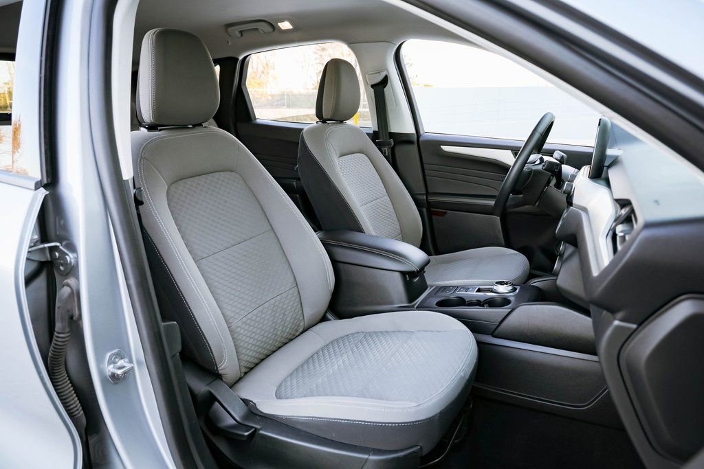 Used 2022 Ford Escape SE w/ Cold Weather Package AWD/4WD image 21