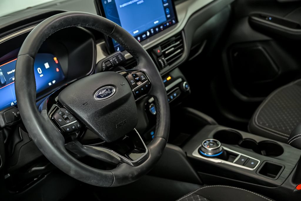 Used 2023 Ford Escape Active w/ Tech Pack #2 AWD/4WD image 16