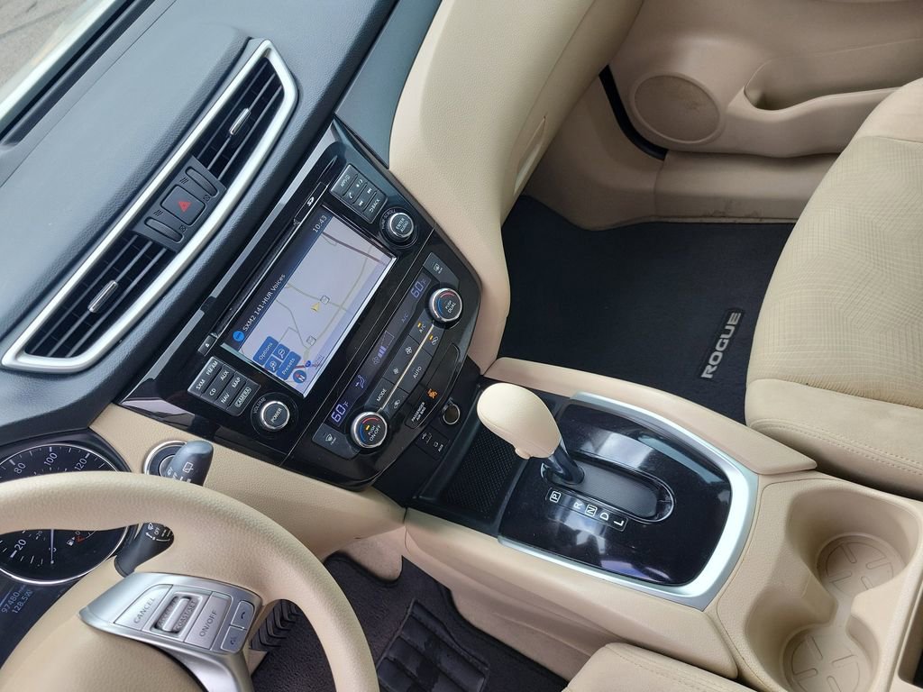 Used 2015 Nissan Rogue SV w/ SV Premium Package image 33