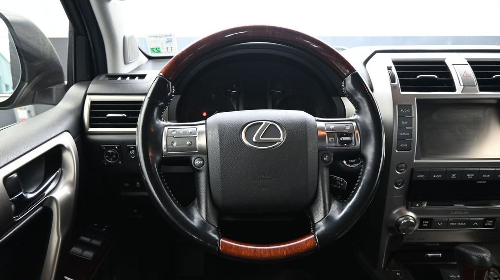 Used 2016 Lexus GX 460 w/ Premium Package AWD/4WD image 28