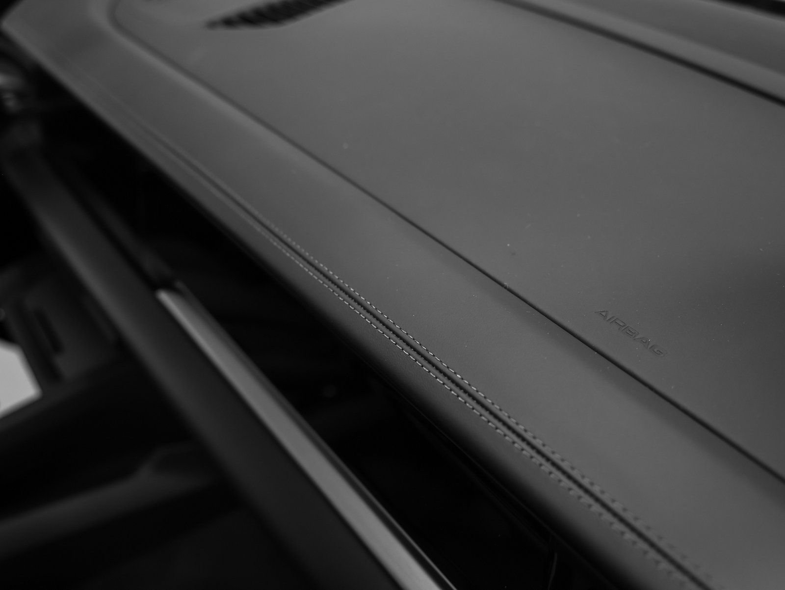 New 2025 Porsche Macan 4S Electric image 27