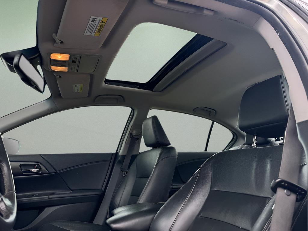 Used 2015 Honda Accord Touring image 19