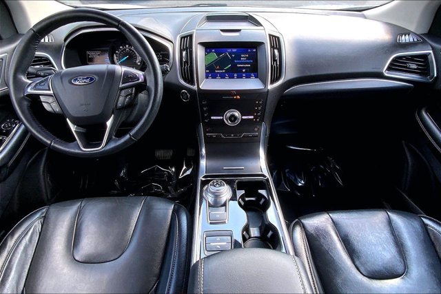 Used 2020 Ford Edge Titanium AWD/4WD image 14