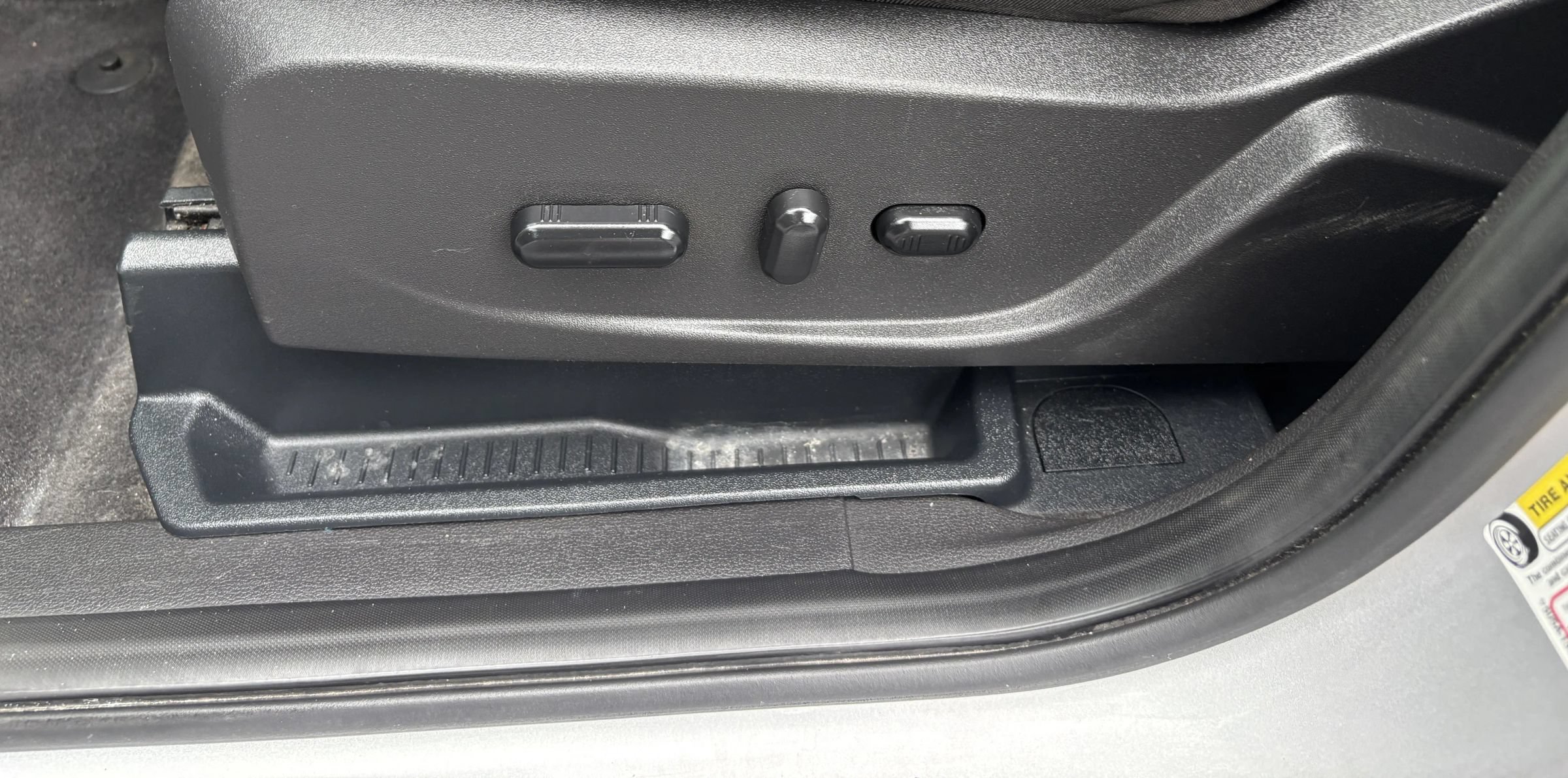 Used 2015 Ford Escape Titanium AWD/4WD image 12
