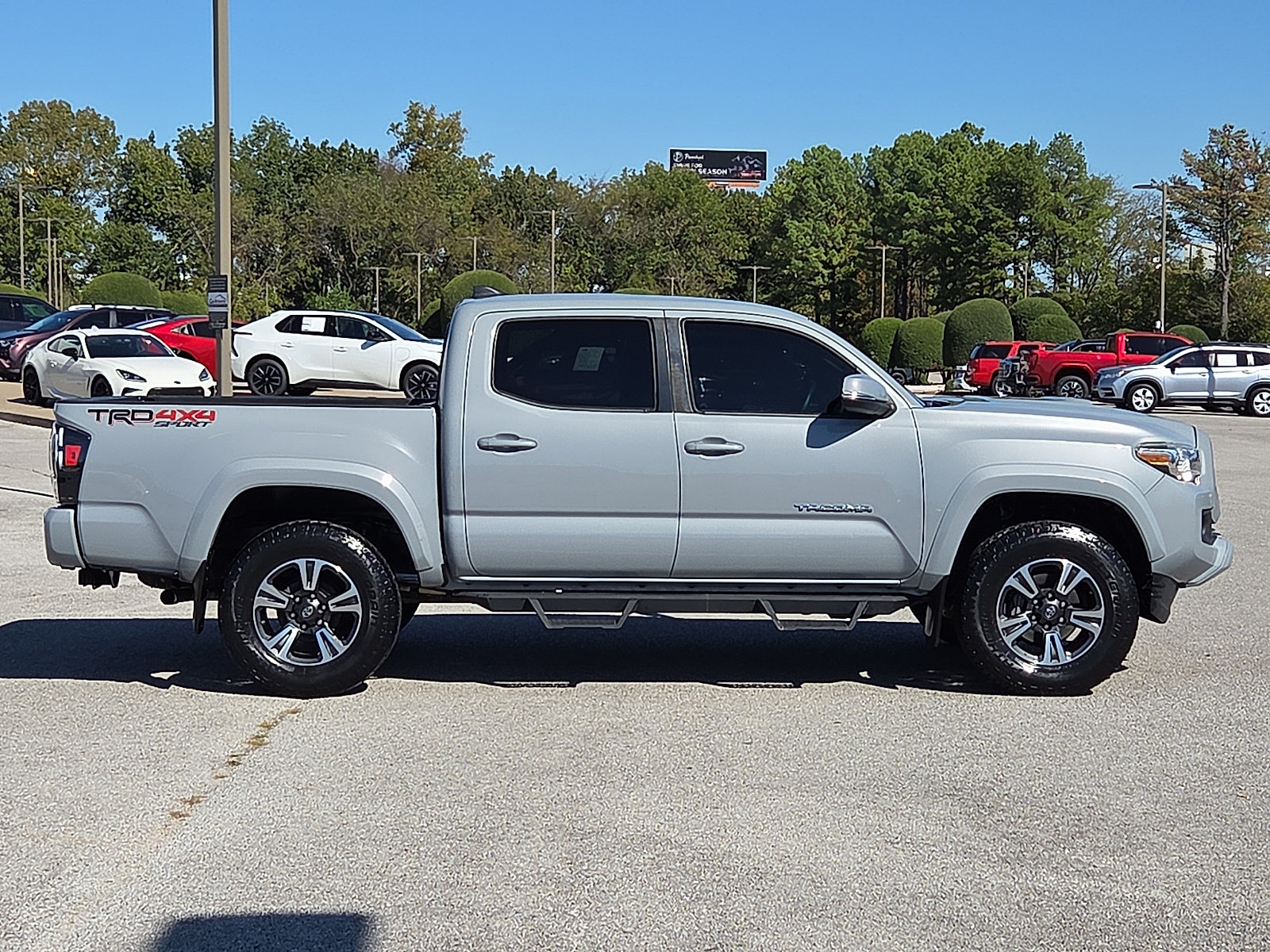 Used 2019 Toyota Tacoma TRD Sport AWD/4WD image 6