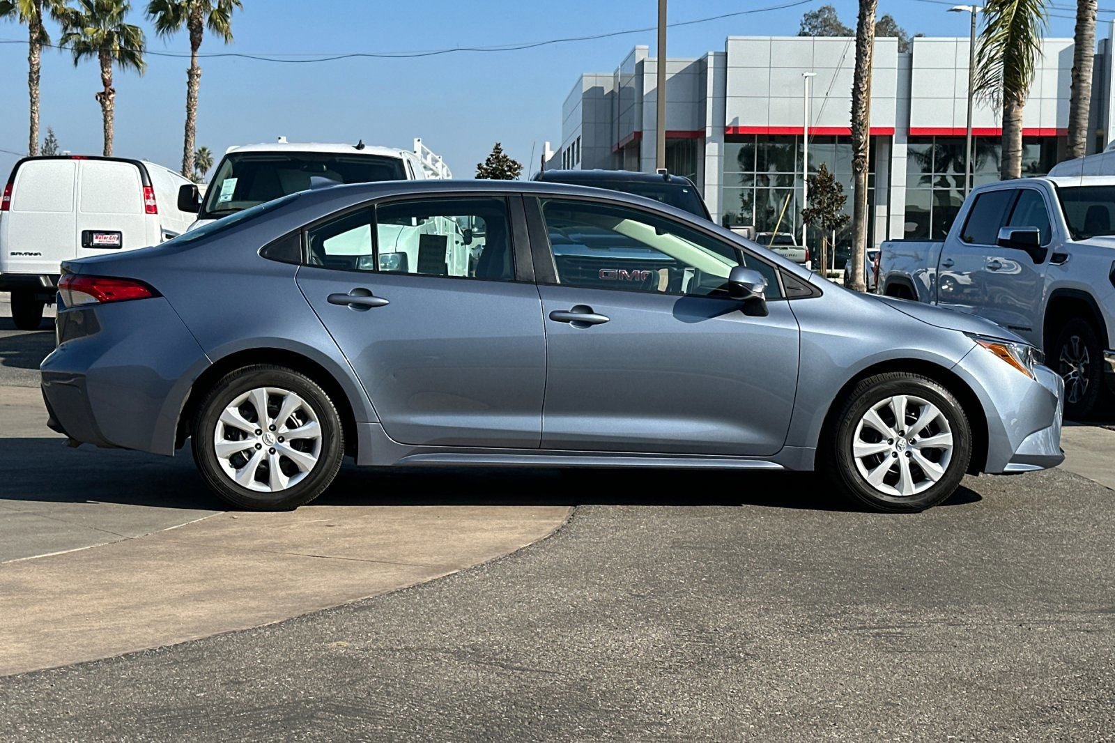 Used 2025 Toyota Corolla LE video 3