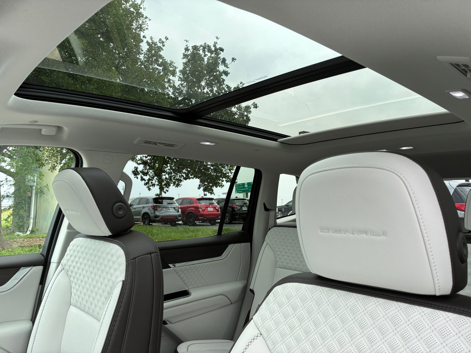 Used 2024 GMC Acadia Denali FWD image 19