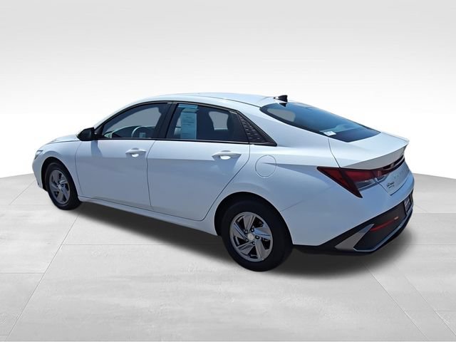 Used 2025 Hyundai Elantra SE FWD image 7